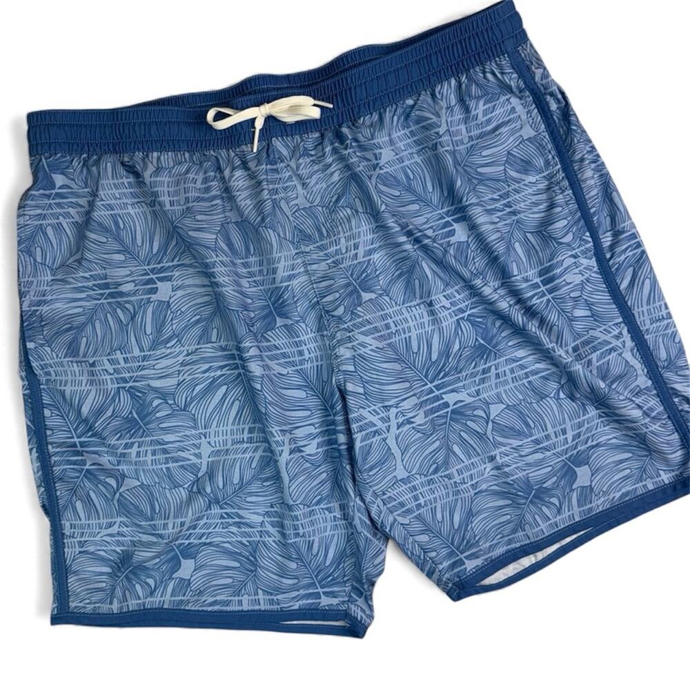 Travis Mathew Men's Blue and White Floral Striped Board Shorts Size XL